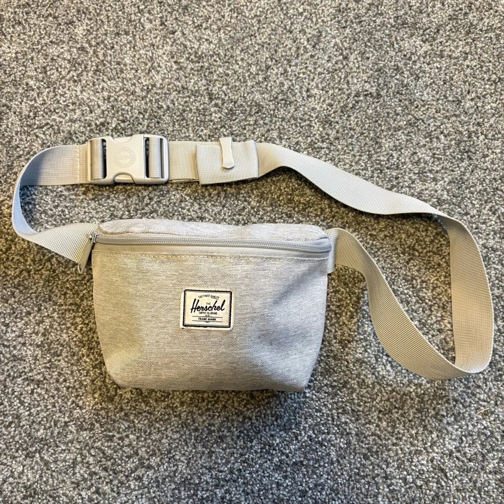 Herschel Supply Company Light Gray Belt Bag - Picture 3 of 8